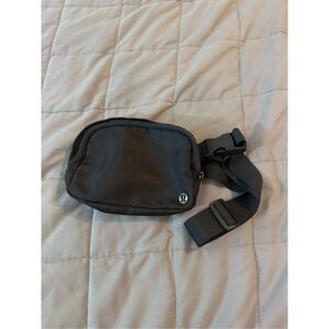 Lululemon Women's Everywhere Belt Bag Black OS